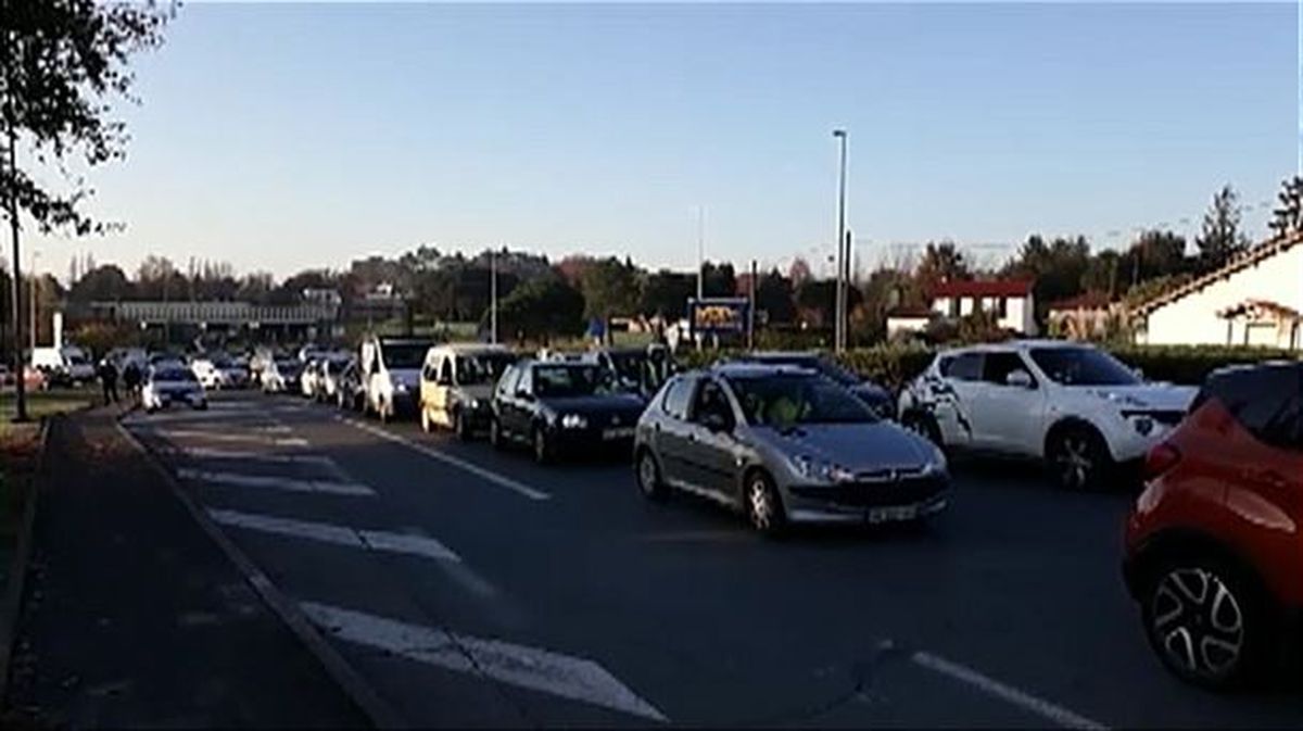 Movilización contra la subida del combustible, en Baiona. Imagen: Euskadi Irratia 
