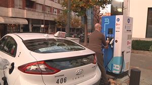  Taxis eléctricos en Vitoria. Arata Isozaki premio Pritzker. 