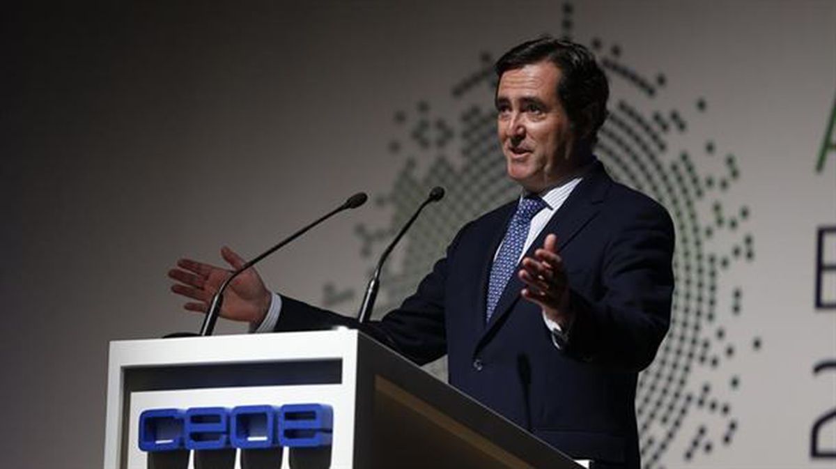 Garamendi, CEOEren presidente izendatu berritan. EFE