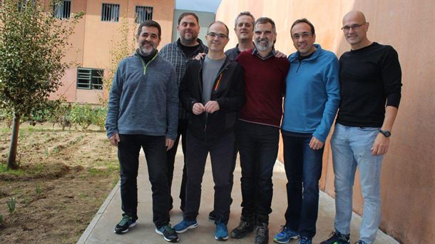 Sànchez, Junqueras, Turull, Forn, Cuixart, Rull y Romeva, en la prisión de Lledoners