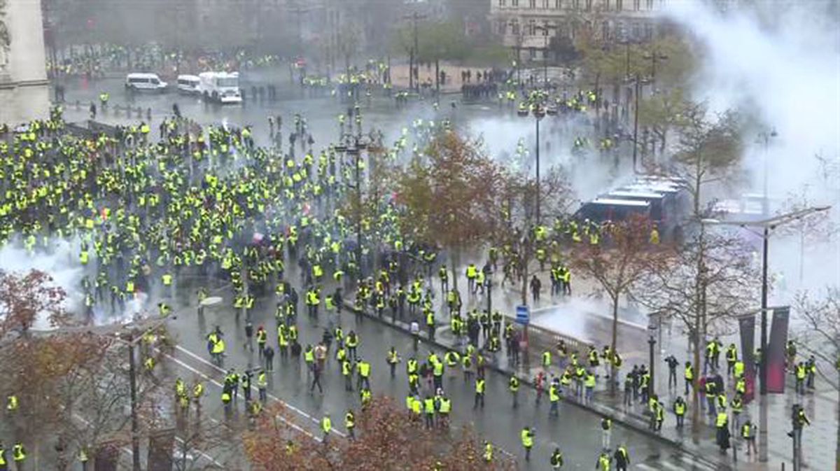 Nuevos choques entre los 'chalecos amarillos' y la Policía en París