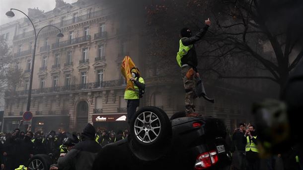 Garaipenaren Arkuaren inguruetan izan ziren istiluak Parisen. Argazkia: EFE