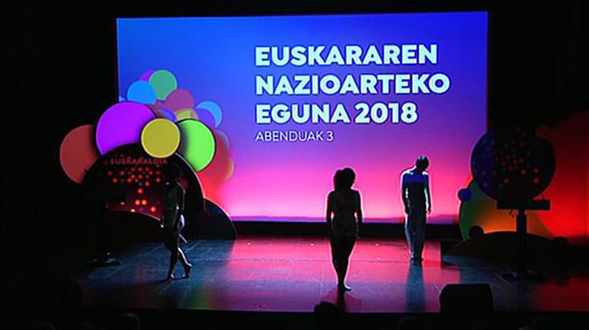 Donostiako Kursaal Jauregian egin dute Euskararen Eguneko ekitaldia.