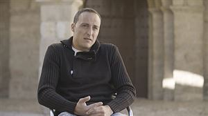 Alabak euskaraz bizi daitezen lan egiten du Irujo pilotariak