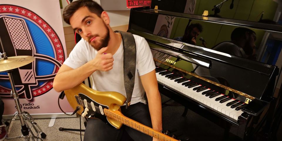 Daniel Del Valle tas afinar la eléctrica