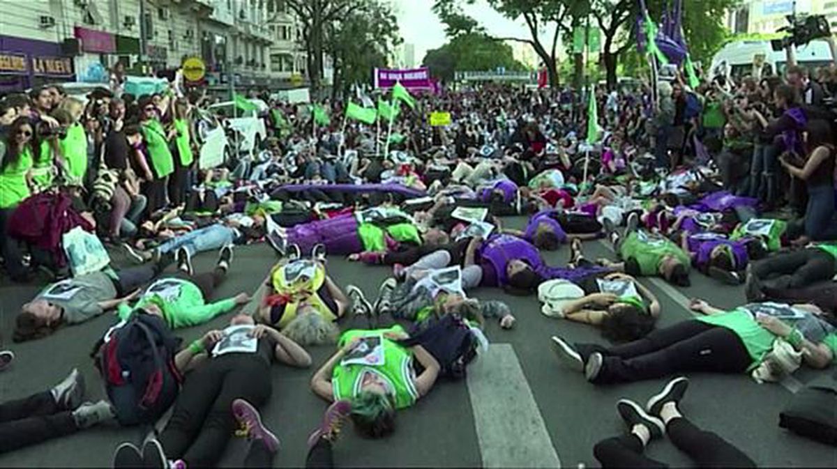 Manifestazio jendetsua egin dute Argentinan, absoluzio polemiko batengatik 