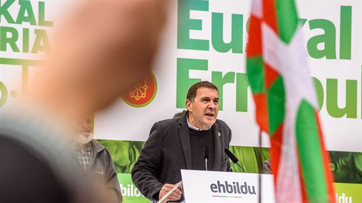 Arnaldo Otegi, Euskal Errepublikaren aldeko ekitaldian, Bilbon / Foto: EFE.