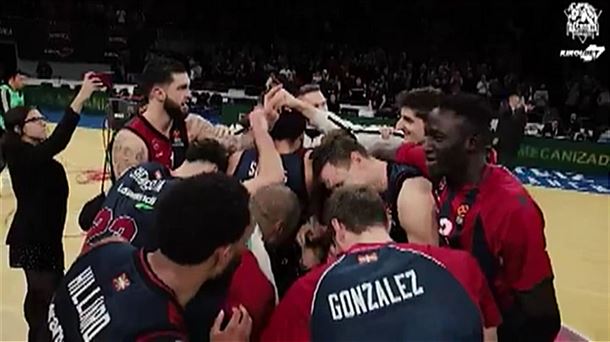 Varios jugadores del Baskonia. 