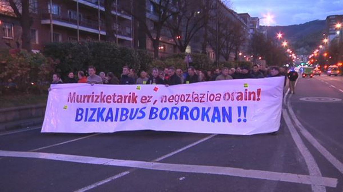 BIZKAIBUS MANIFESTAZIOA EITB