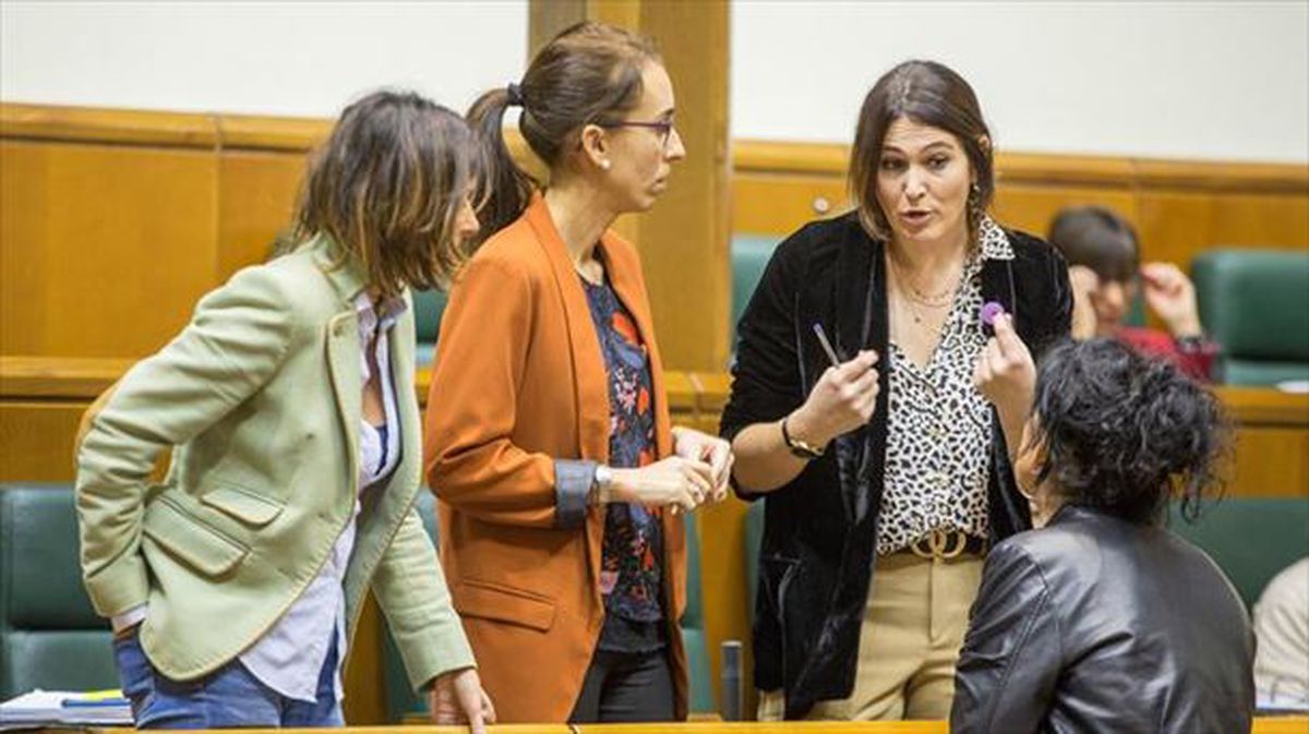 Garrido, Arrizabalaga, Rojo eta Arana, en el Parlamento.