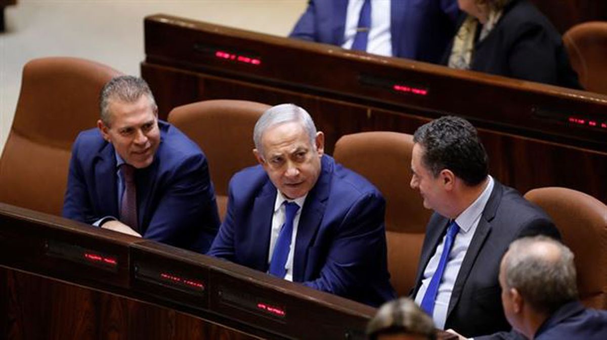Benjamin Netanyahu Israelgo lehen ministroa Parlamentuan.
