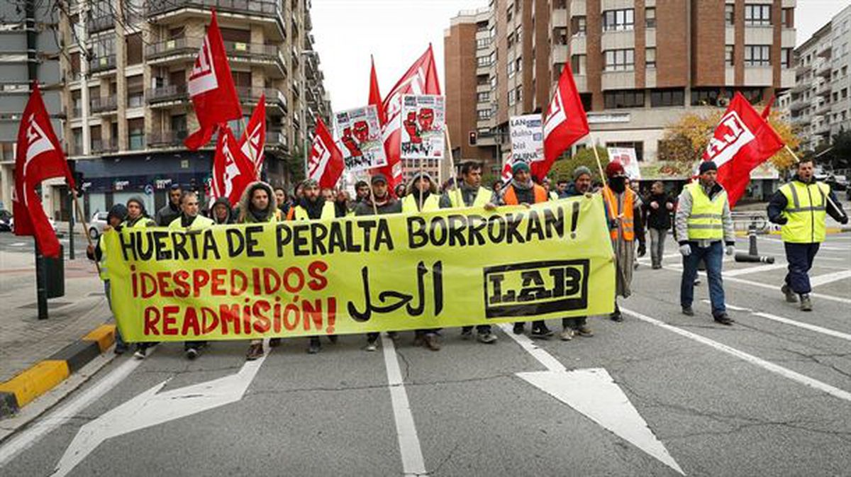 Manifestación de los trabajadores de Huerta de Peralta, el jueves, en Pamplona. Foto: EFE