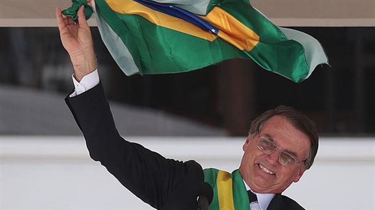 Jair Bolsonaro, kongresurantz bidean. Argazkia: EFE