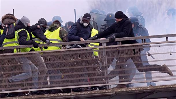 'Txaleko horien' protestetako bat.