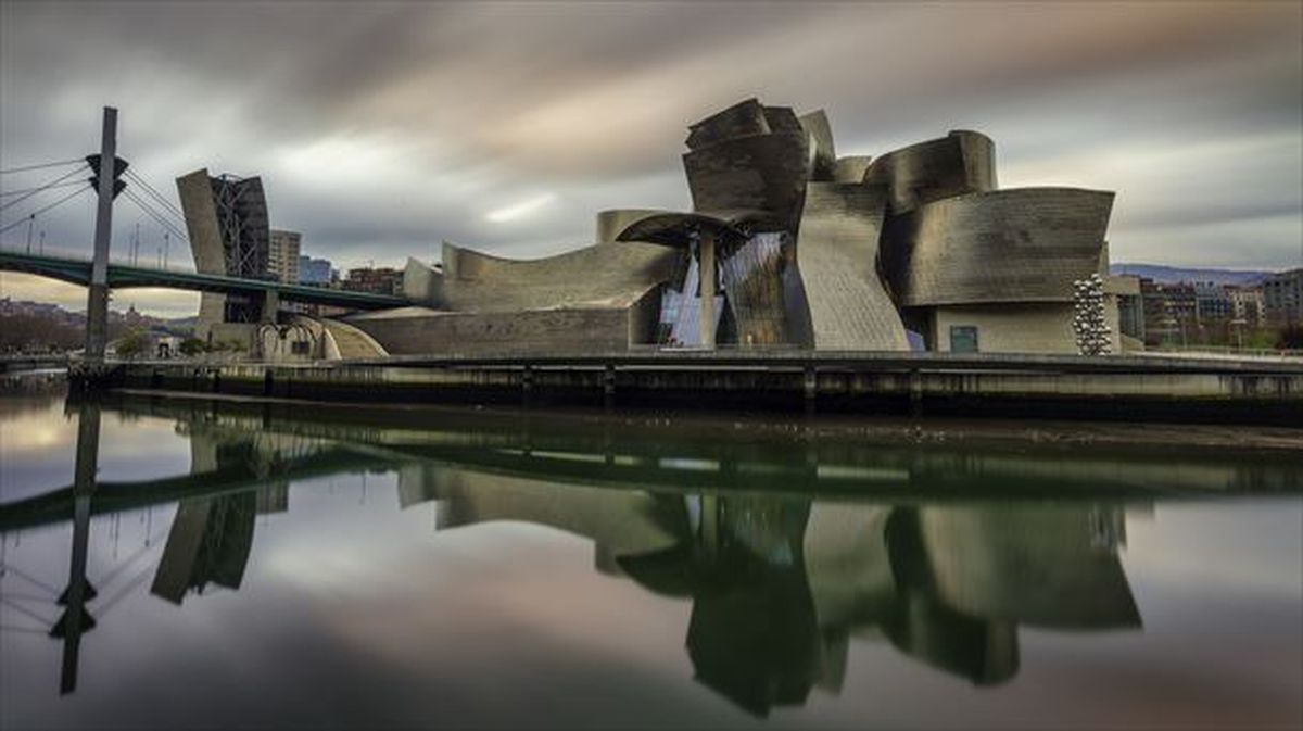 Amanecer en el Museo Guggenheim de Bilbao