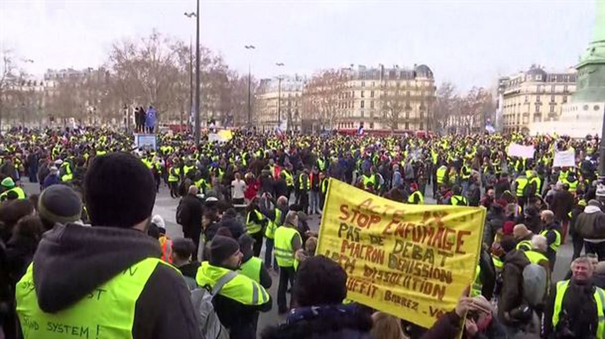 'Chalecos amarillos', París