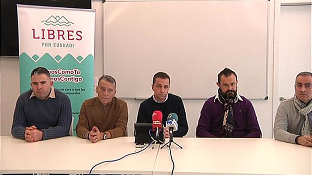 Libres por Euskadi alderdi politiko berriaren prentsaurrekoaren irudia, Gasteizen