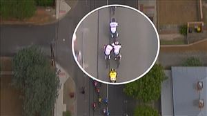 Hauek dira Caleb Ewanen zigorra eragin duen esprintaren irudiak