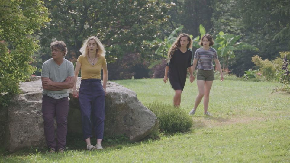 Eli, Zuri eta gurasoak