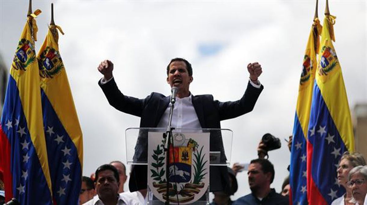 Juan Guaidó en el momento de su autoproclamación. Foto: EFE