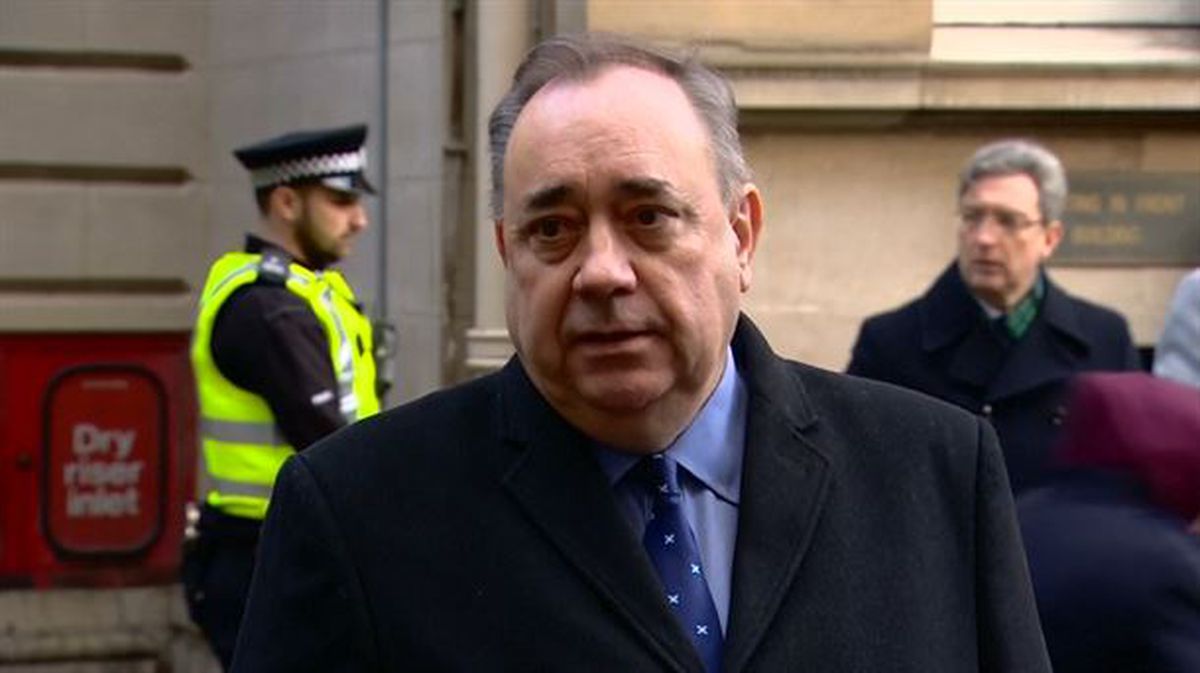 Fotografía de archivo de 2017 que muestra al ex ministro principal de Escocia Alex Salmond