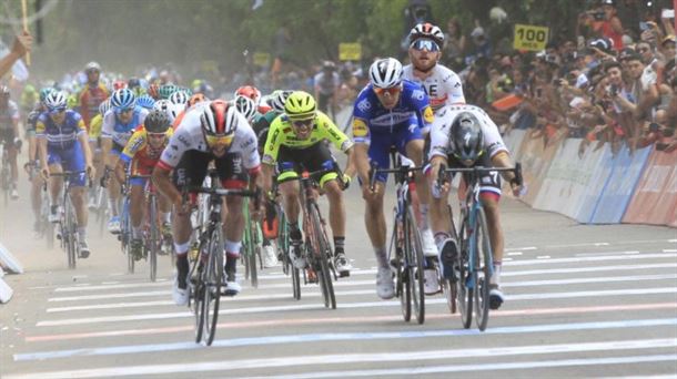 Gaviria vuela y vence al esprint a Peter Sagan en la cuarta etapa de la Vuelta a San Juan