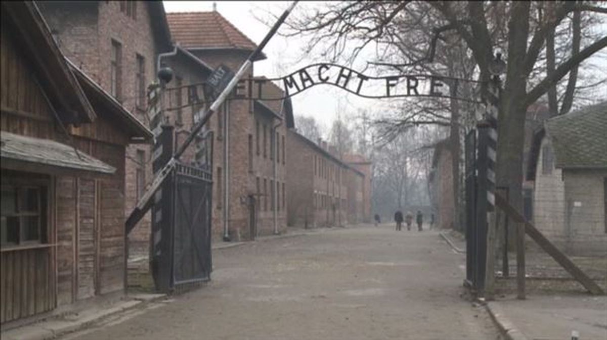 Auschwitzeko kontzentrazio-esparrua.