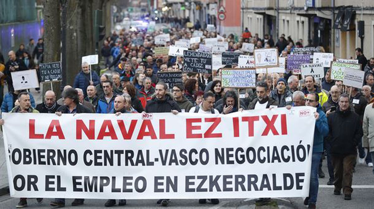 Manifestación entre Santurtzi y Sestao en apoyo a los trabajadores de La Naval
