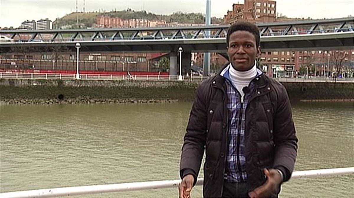 Reward, un joven migrante que llegó en el Aquarius y ahora vive en Bilbao