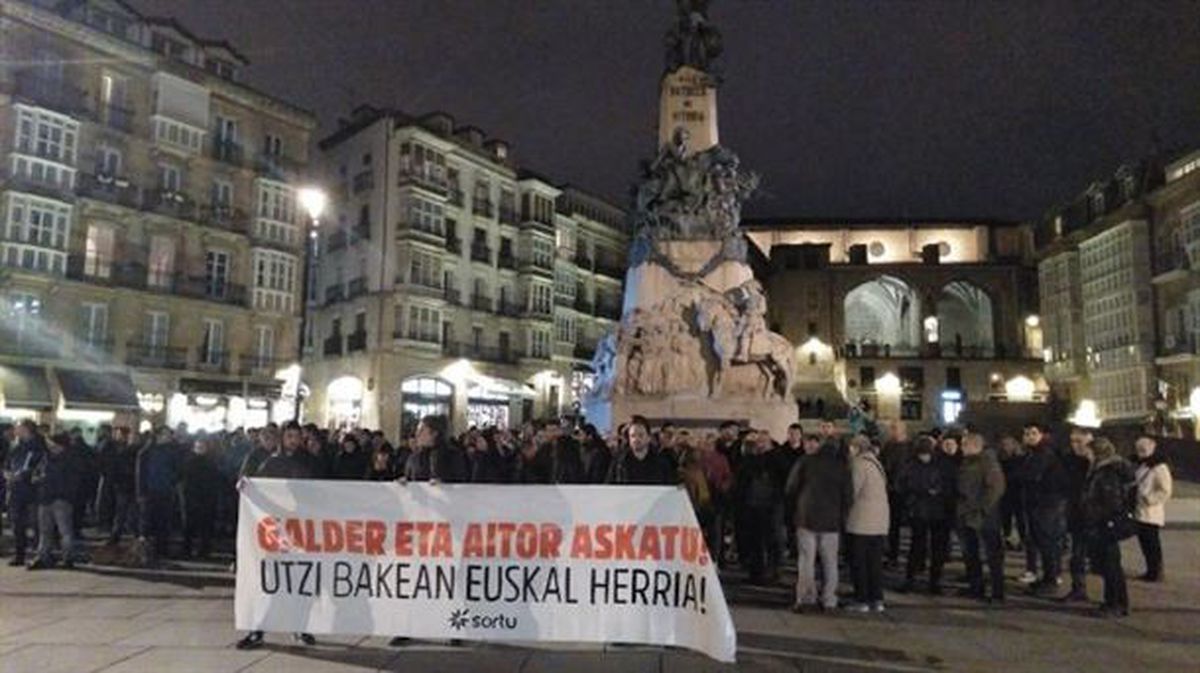 Concentración de ayer en Vitoria para pedir la libertad de los dos detenidos