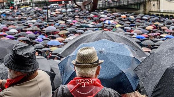 Artxiboko irudian, pentsiodunen protesta bat, Bilbon. Argazkia: EFE. 