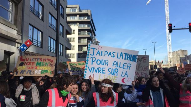 Ikasleak protestan, Bruselan.