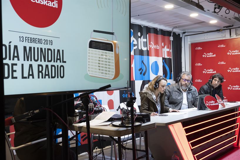 Especial Día de la Radio