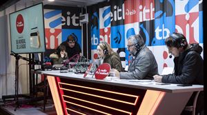 'Ganbara' sale a la calle en el Día Mundial de la Radio 2019