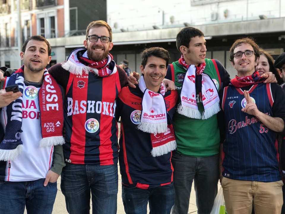 Afición del Baskonia en Madrid