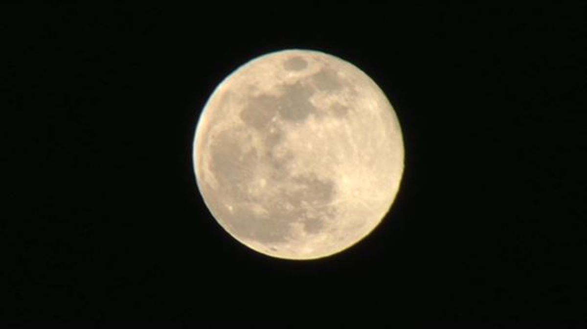 Así se ha visto la 'superluna' desde Euskal Herria