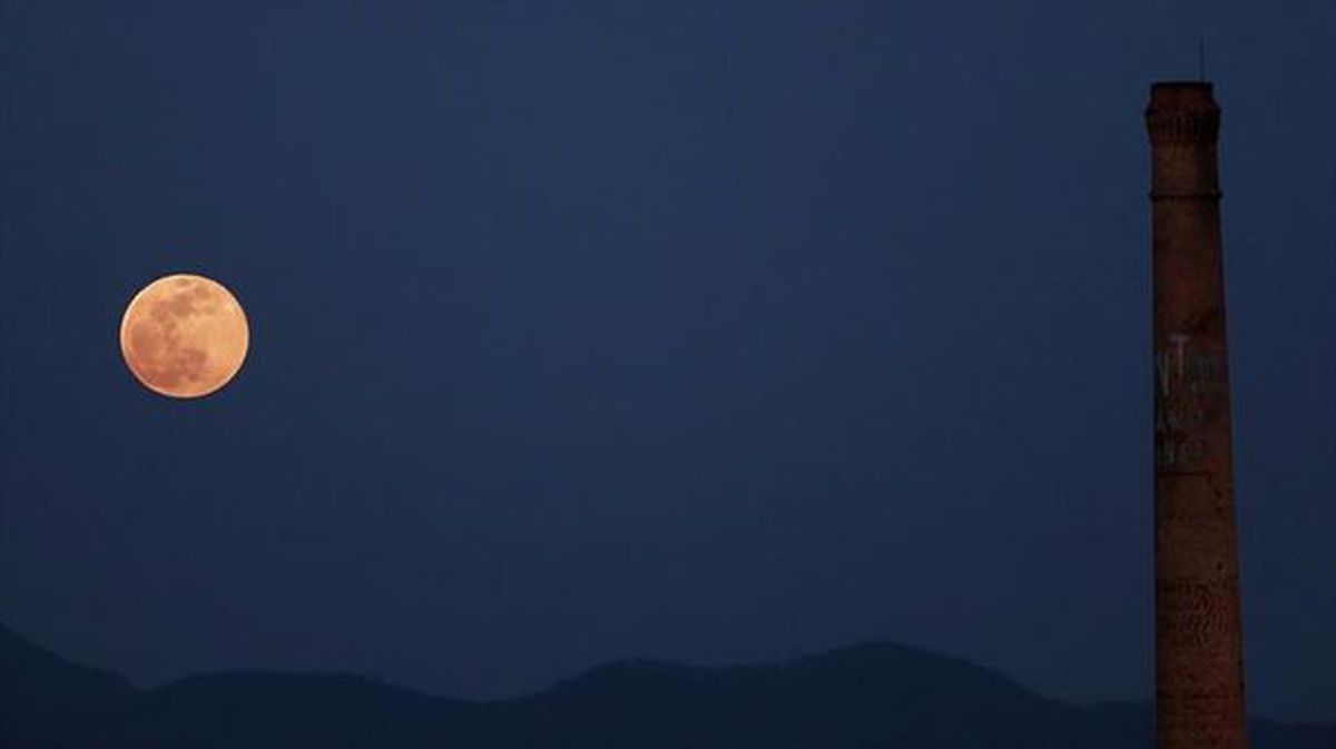 Superluna desde Mendillorri (Pamplona)