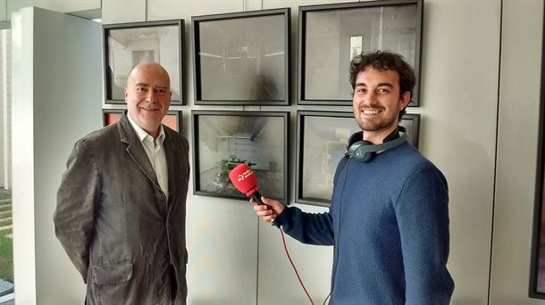 Javier González de Durana y Jon Ander Malda en la exposición de Valca                               