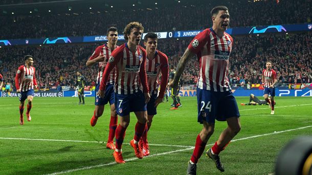 Jugadores del Atlético de Madrid celebran el primer gol. Foto: EFE
