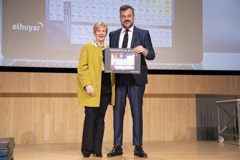 Arantza Tapia y Mario Perez