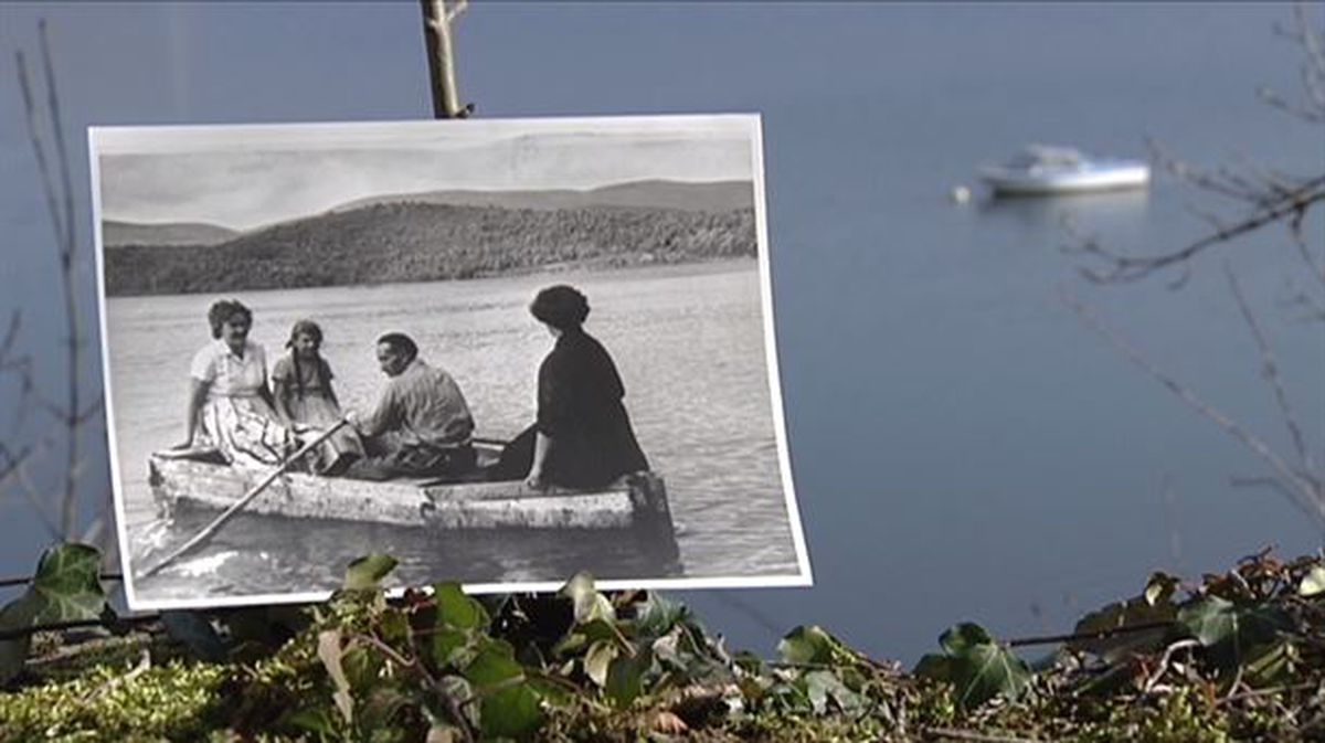 Imagen del embalse de Ullibarri-Gamboa con una foto antigua