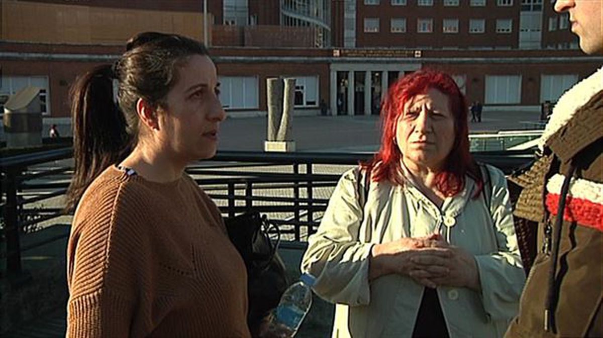 Sonia y Nico, madre y abuela del menor apuñalado en Barakaldo.