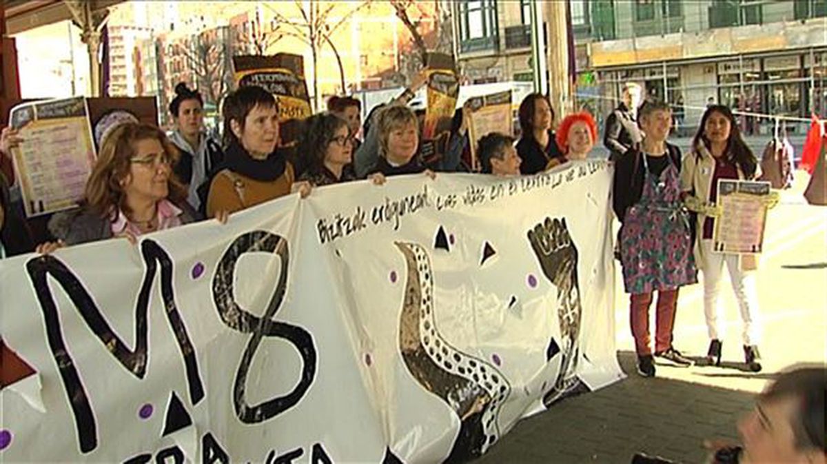 Convocatoria de la huelga feminista del 8M, en Bilbao.
