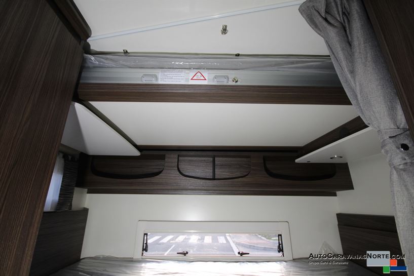Cama modelo Benimar Sport 340 UP