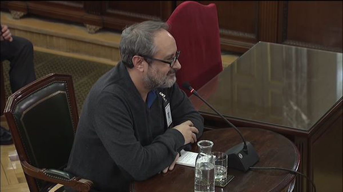 Antonio Baños de la CUP se niega a contestar Vox en el juicio del proces