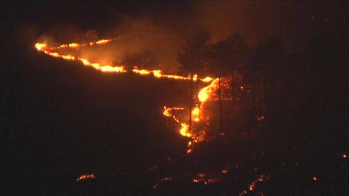 Incendio en Muskiz. Foto: EiTB