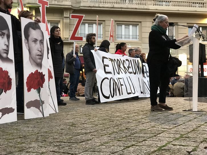 Fin de la manifestación 3 de marzo en la Plaza de los Fueros