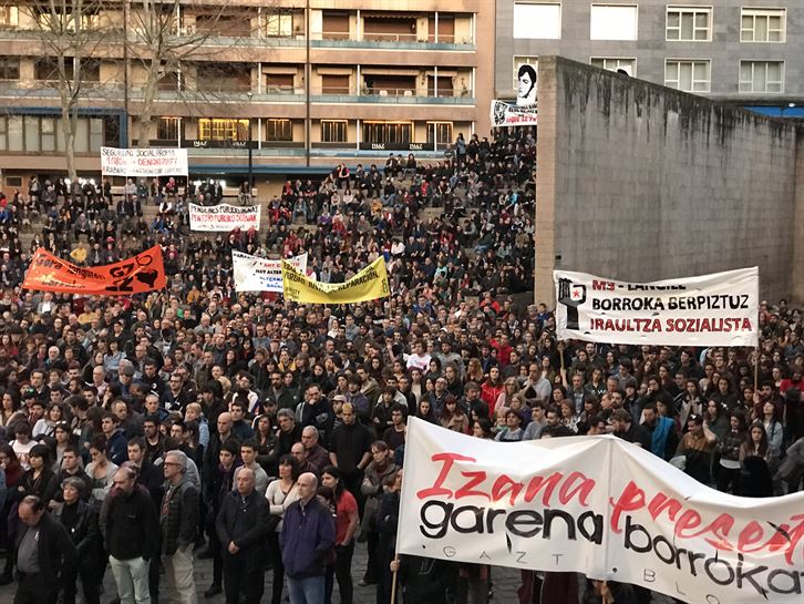 Manifestación 3 marzo finalzó en la Plaza de los Fueros