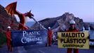 Así ha sido la instalación del dragón gigante de Greenpeace en Gaztelugatxe