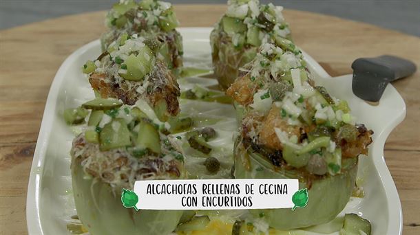 Alcachofas rellenas de cecina con encurtidos